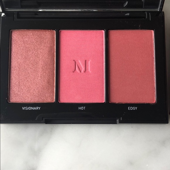 morphe pop of fuchsia